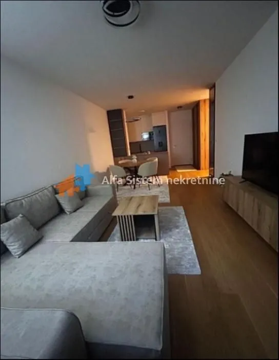 Izdavanje, trosoban stan, 76m², Skojevsko Naselje, Beograd