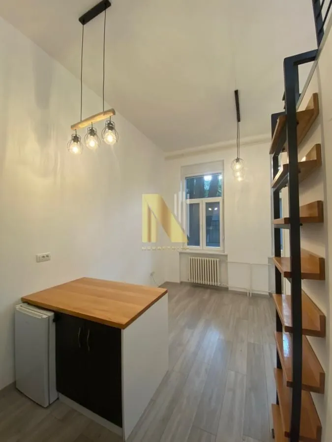 Prodaja, kuća, 199m², Socijalno, Novi Sad Sve Podlokacije
