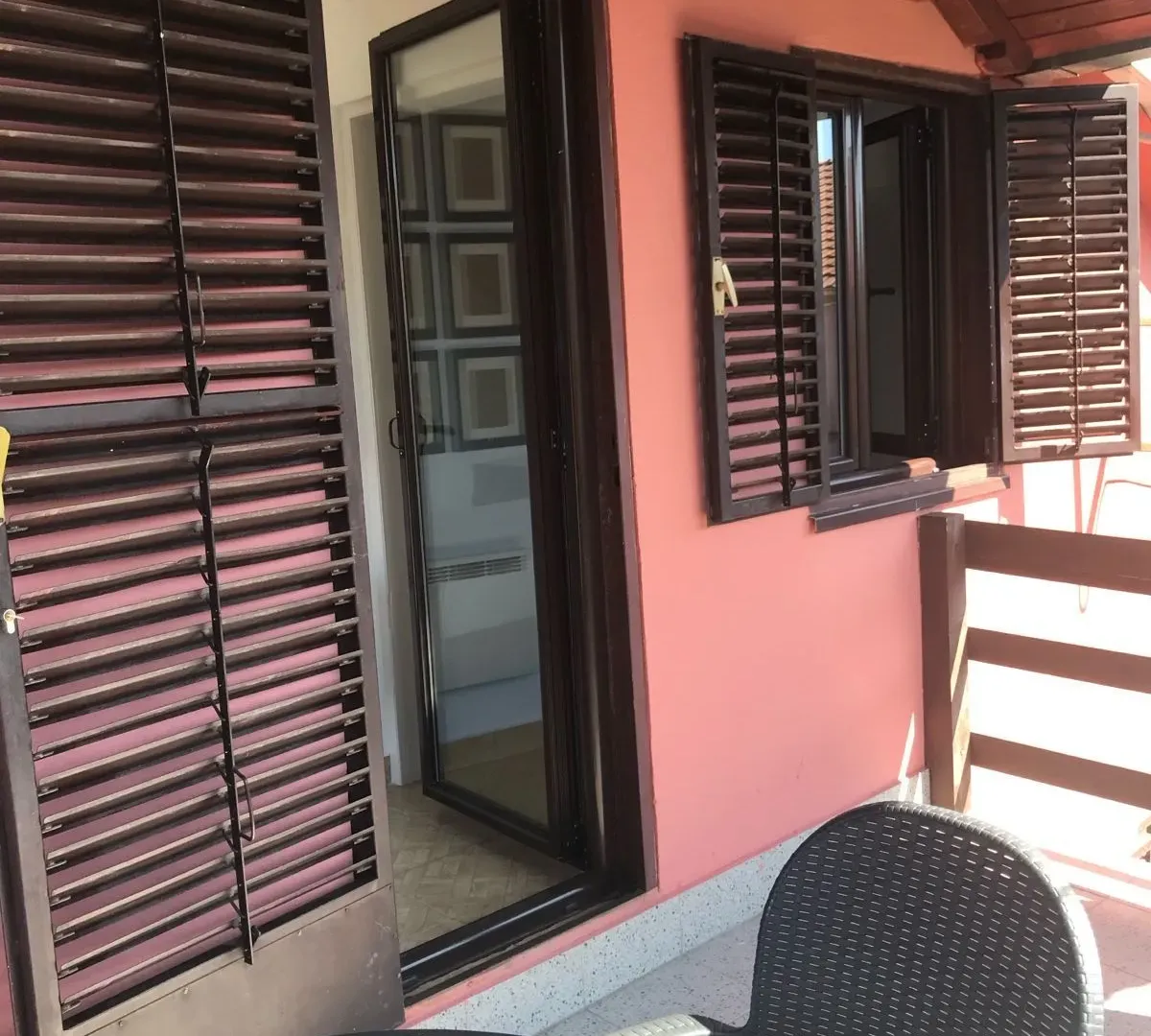 Izdavanje, kuća, 40m², Tološi, Podgorica