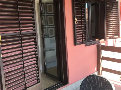 Izdavanje, kuća, 40m², Tološi, Podgorica - image 12