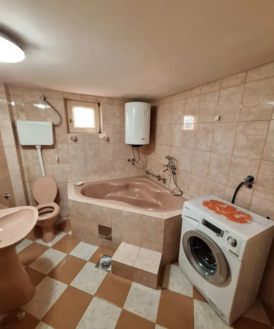 Izdavanje, dvosoban stan, 70m², Donja Gorica, Podgorica