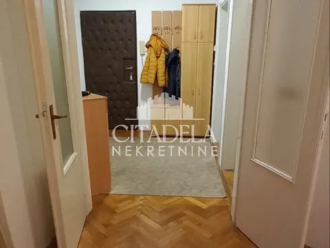 Izdavanje, trosoban stan, 81m², Savski Venac, Beograd - image 10