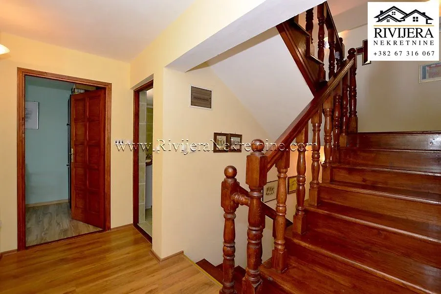 Sale, house, 200m², Baošići, Herceg Novi