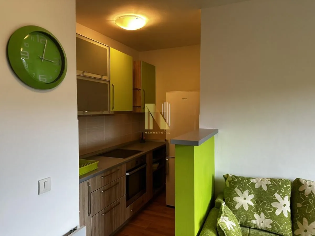 Izdavanje, jednosoban stan, 36m², Adamovićevo Naselje, Novi Sad Sve Podlokacije