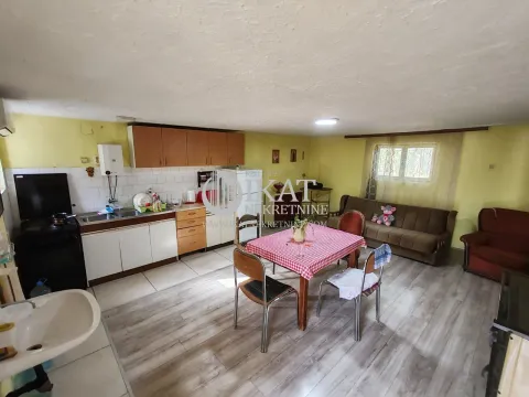 Prodaja, kuća, 174m², Krčedin, Inđija - image 8