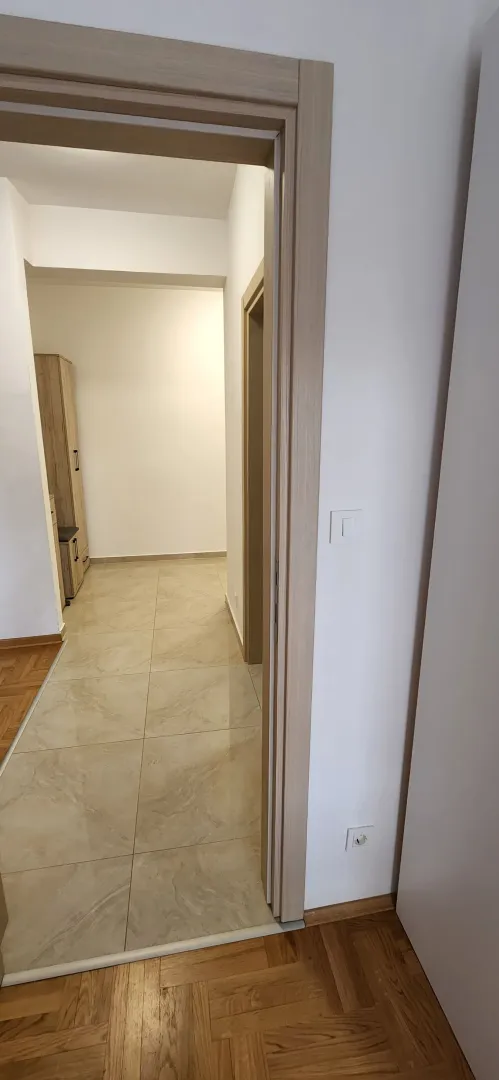 Izdavanje, jednosoban stan, 49m², Radanovići, Kotor