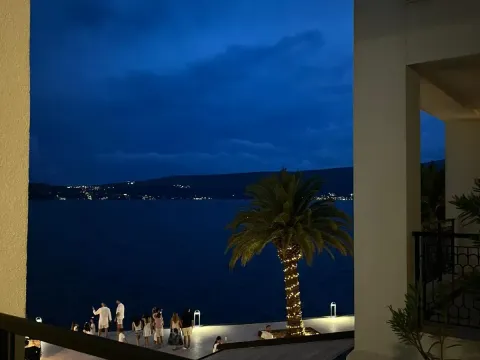 Prodaja, stan, 107m², Tivat, Crna Gora - image 1