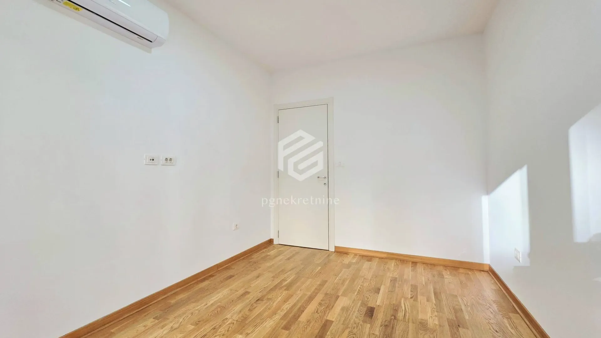 Rent, two bedroom apartment, 64m², City Kej, Podgorica