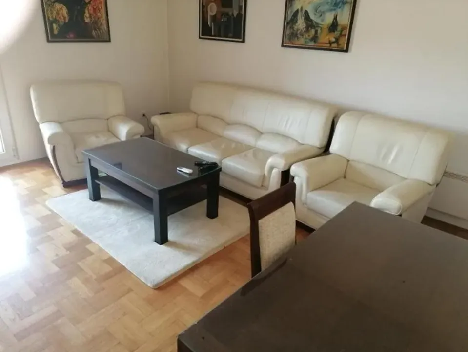 Izdavanje, dvosoban stan, 75m², Stari Aerodrom, Podgorica