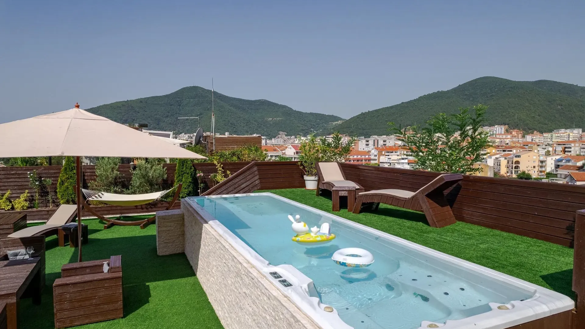Sale, three bedroom apartment, 400m², Budva, Crna Gora