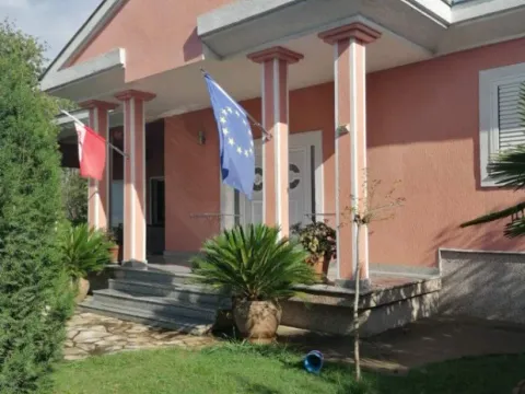 Izdavanje, kuća, 350m², Donja Gorica, Podgorica - image 2