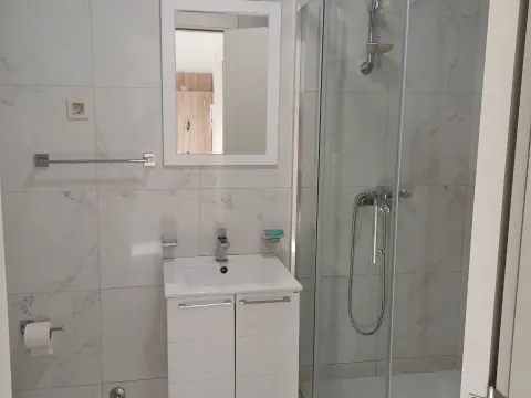 Izdavanje, dvosoban stan, 70m², Zabjelo, Podgorica - image 10