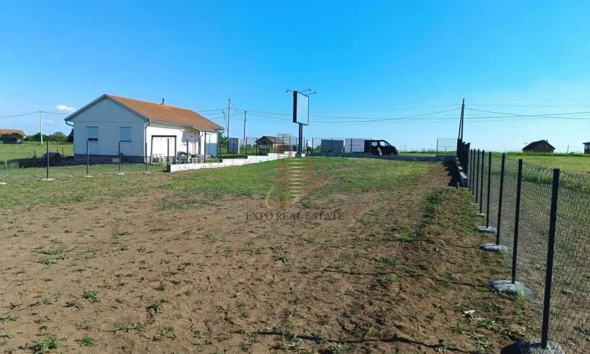 Izdavanje, plac, 750m², Bečmen, Surčin