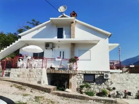 Rent, house, 52m², Kotor, Crna Gora