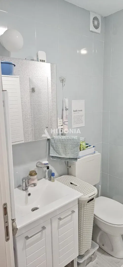 Prodaja, trosoban stan, 67m², Voždovac Sve Podlokacije, Beograd