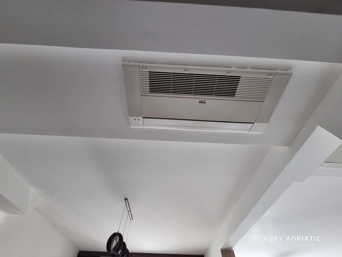 Sale, house, 1000m², Reževići, Budva