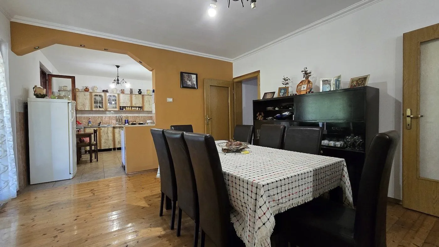 Prodaja, kuća, 236m², Velje Brdo, Podgorica