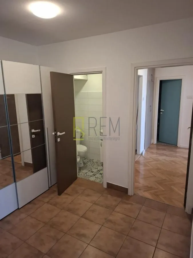Prodaja, dvosoban stan, 71m², Zabjelo, Podgorica