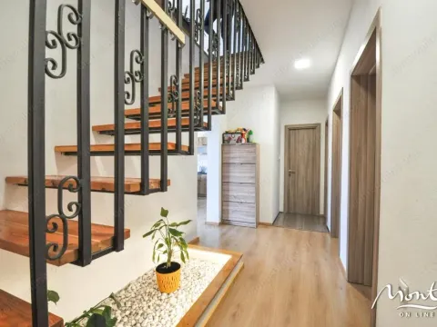 Prodaja, kuća, 525m², Centar, Tivat - image 19
