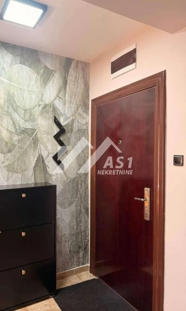 Izdavanje, dvosoban stan, 48m², Bulevar Oslobodjenja, Novi Sad Sve Podlokacije