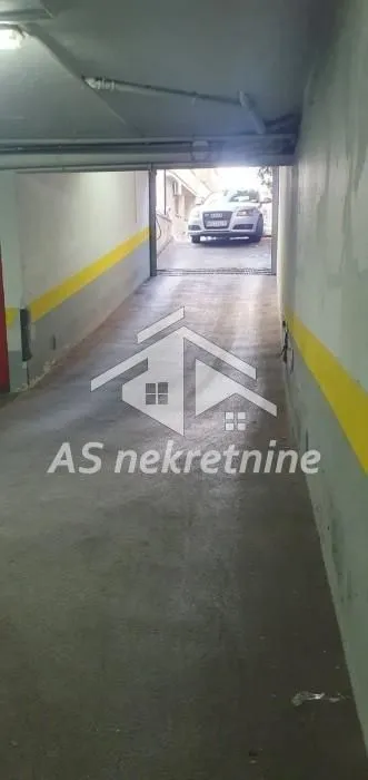 Izdavanje, dvosoban stan, 40m², Vračar Sve Podlokacije, Beograd