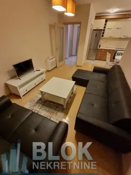 Izdavanje, dvosoban stan, 75m², City Kvart, Podgorica - image 2