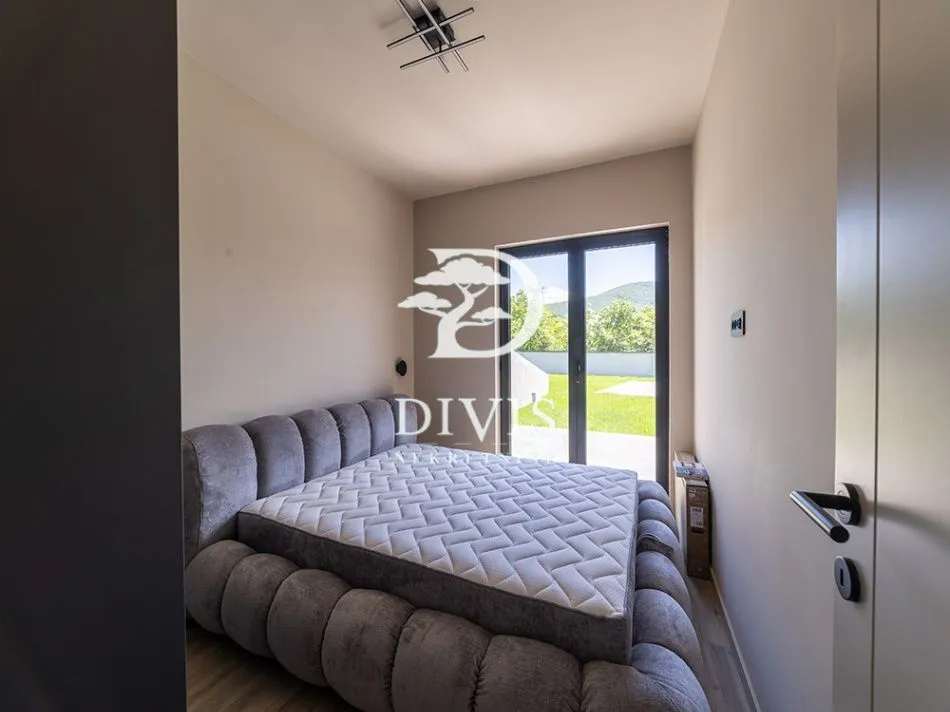 Sale, house, 216m², Kosmaj, Sopot