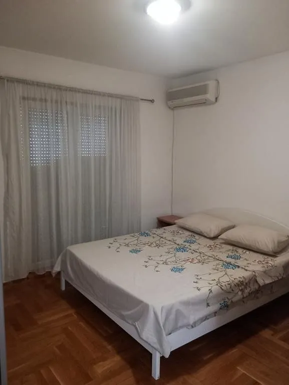 Izdavanje, trosoban stan, 98m², Ljubović, Podgorica