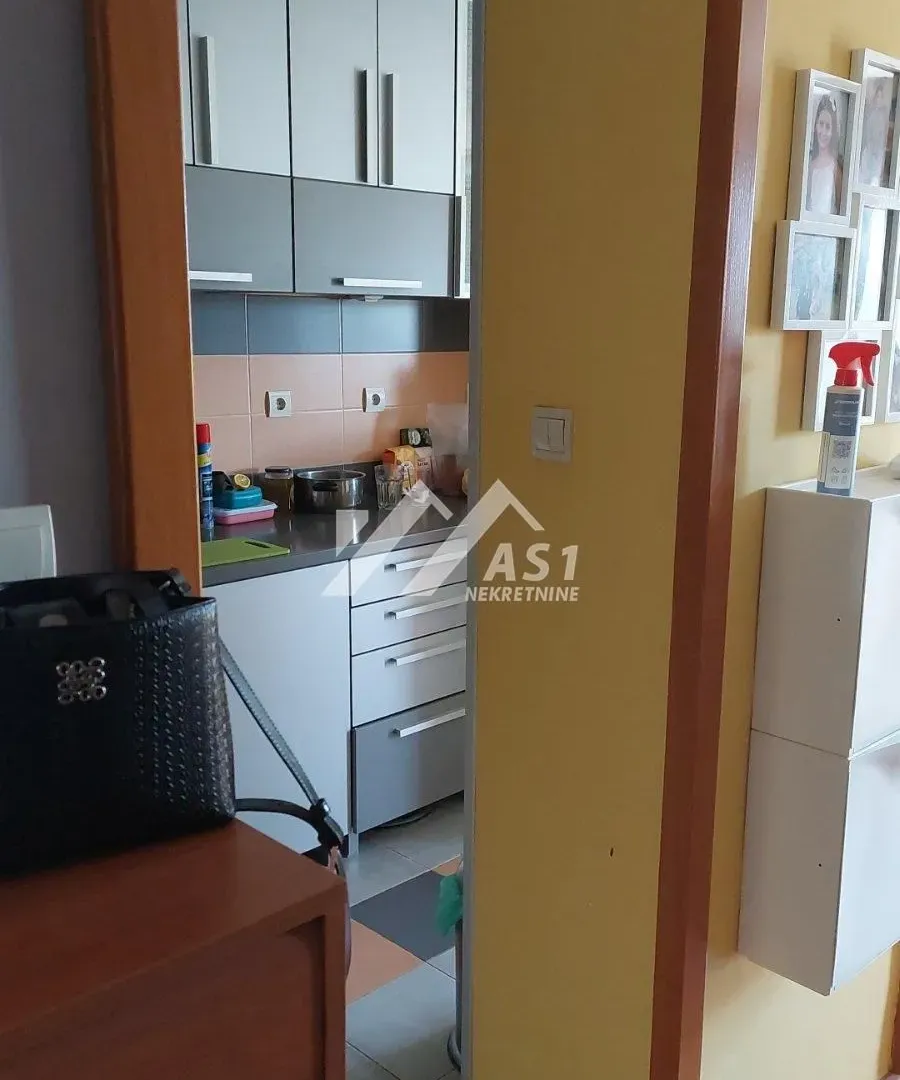 Izdavanje, trosoban stan, 70m², Liman 2, Novi Sad Sve Podlokacije