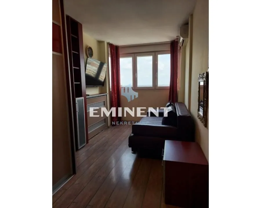 Izdavanje, četvorosoban stan, 115m², Hala Pionir, Palilula Sve Podlokacije