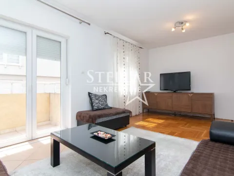 Izdavanje, dvosoban stan, 98m2, Ljubović, Podgorica Izdavanje, dvosoban stan, 98m2, Ljubović, Podgorica