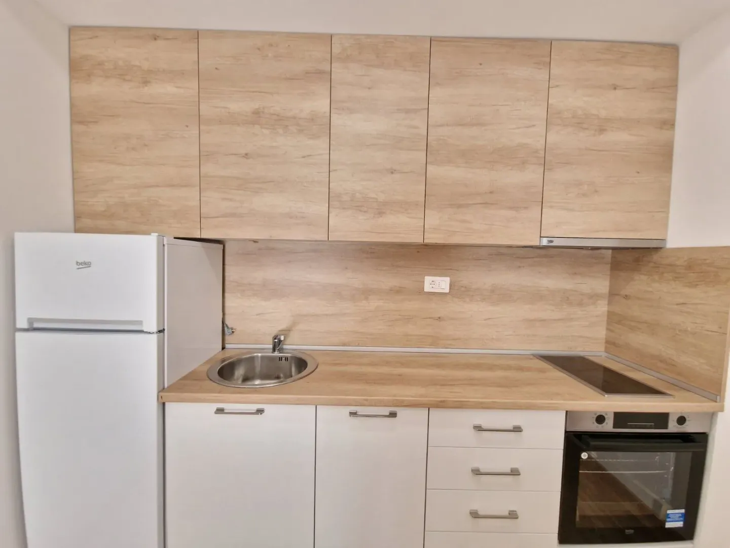 Izdavanje, jednosoban stan, 46m², Bečići, Budva