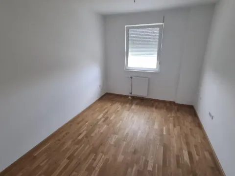 Izdavanje, trosoban stan, 75m², Petrovaradin, Novi Sad - image 10