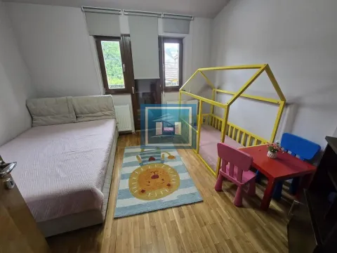 Sale, house, 370m², Vranje, Srbija - image 18