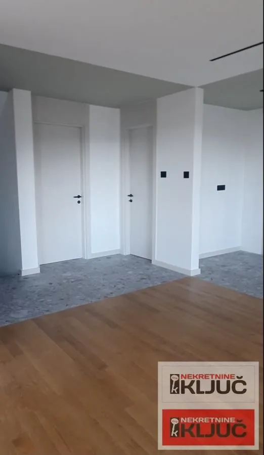 Prodaja, stan, 172m², Bulevar patrijarha Pavla, Novi Sad Sve Podlokacije