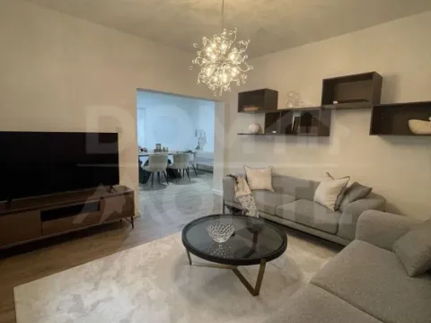 Rent, one bedroom apartment, 75m², Tivat, Crna Gora - image 1
