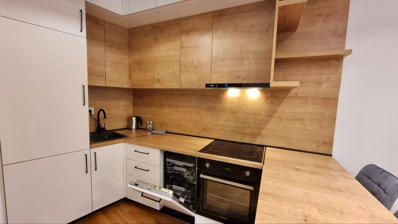 Rent, one bedroom apartment, 45m², Bečići, Budva