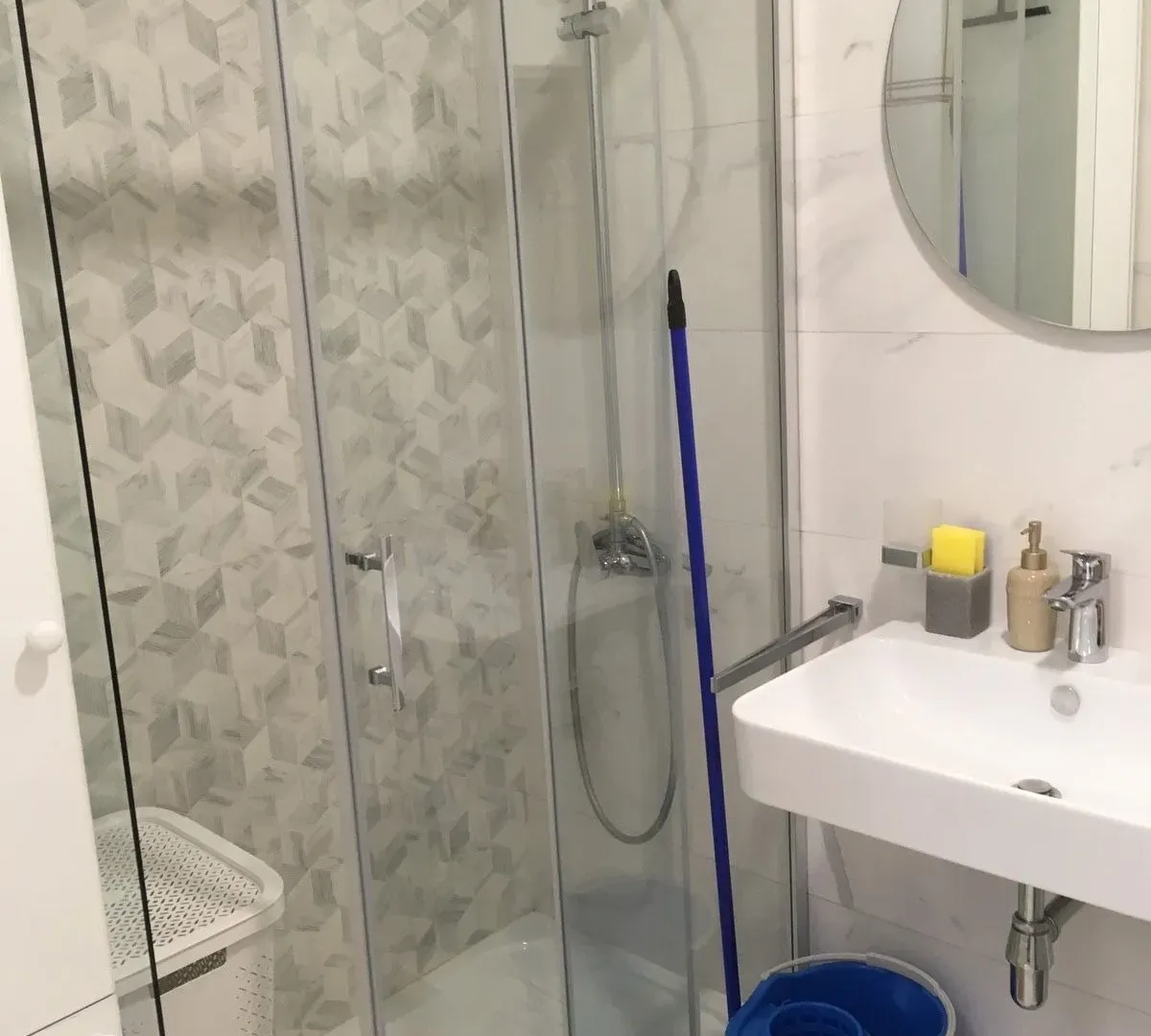 Izdavanje, jednosoban stan, 49m², Central Point, Podgorica