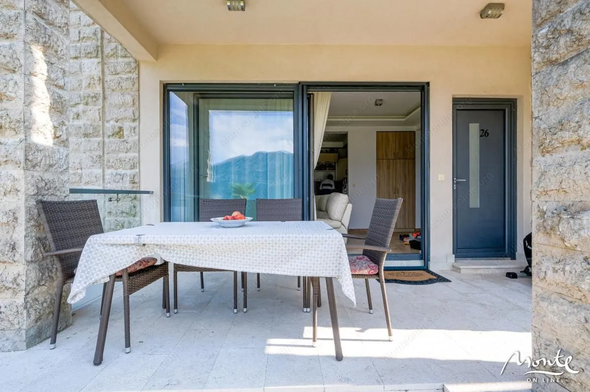 Prodaja, dvosoban stan, 68m², Kostanjica, Kotor