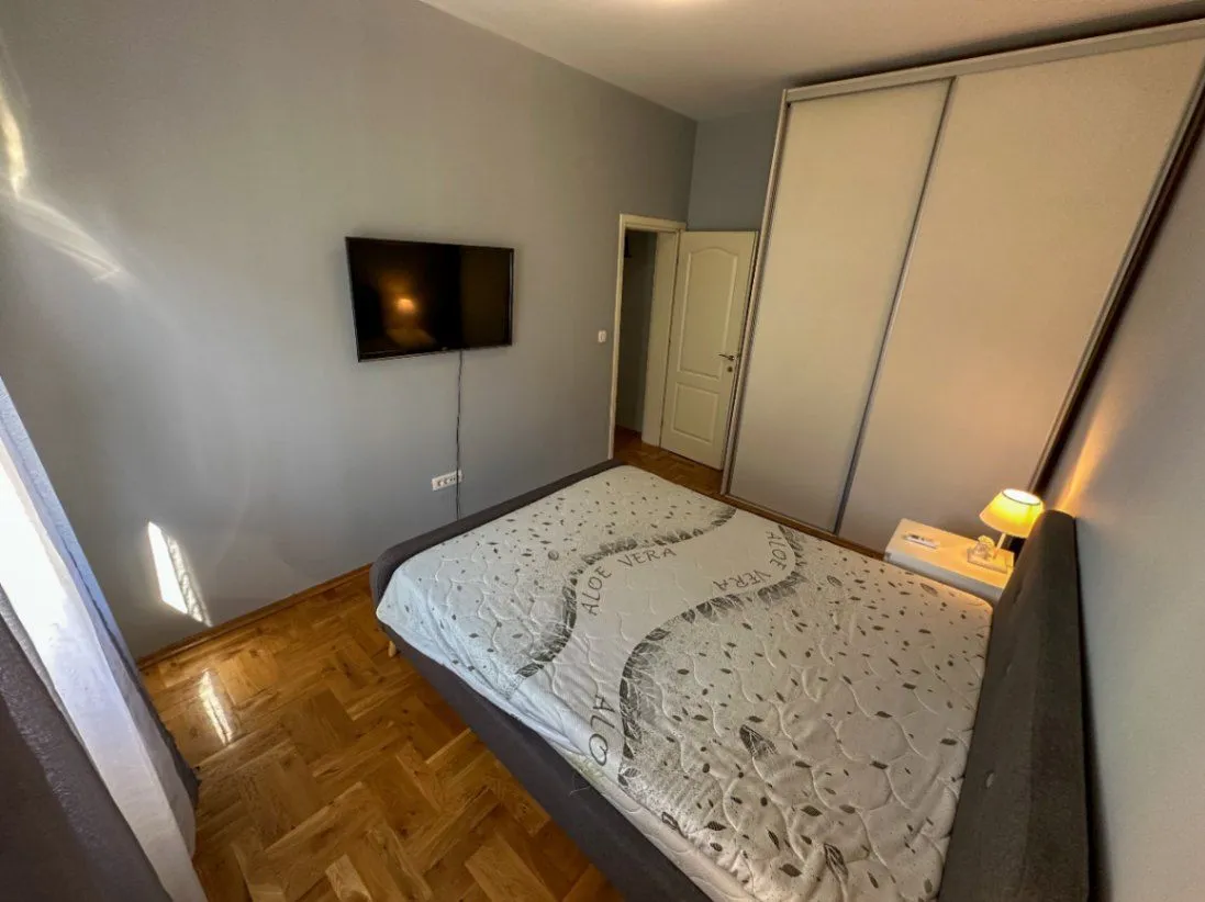 Izdavanje, kuća, 120m², Tološi, Podgorica