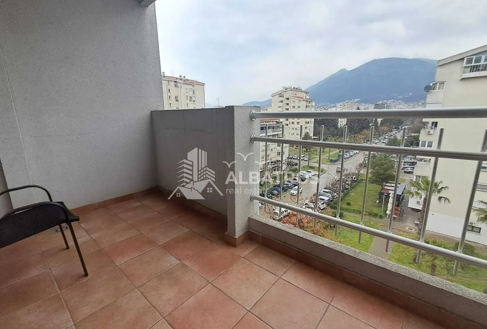Rent, two bedroom apartment, 75m², Centar, Bar