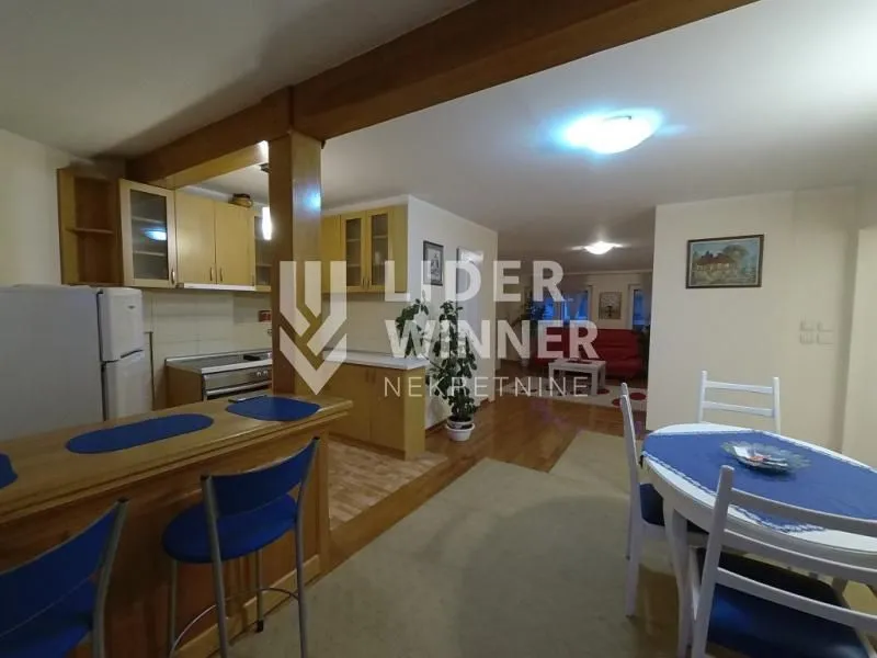 Prodaja, trosoban stan, 85m², Kalenić Pijaca, Vračar Sve Podlokacije