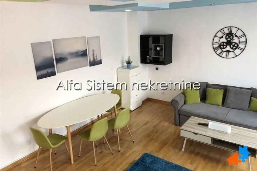 Rent, three bedroom apartment, 88m², Vračar Sve Podlokacije, Beograd