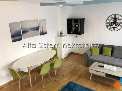 Izdavanje, trosoban stan, 88m², Vračar Sve Podlokacije, Beograd - image 2