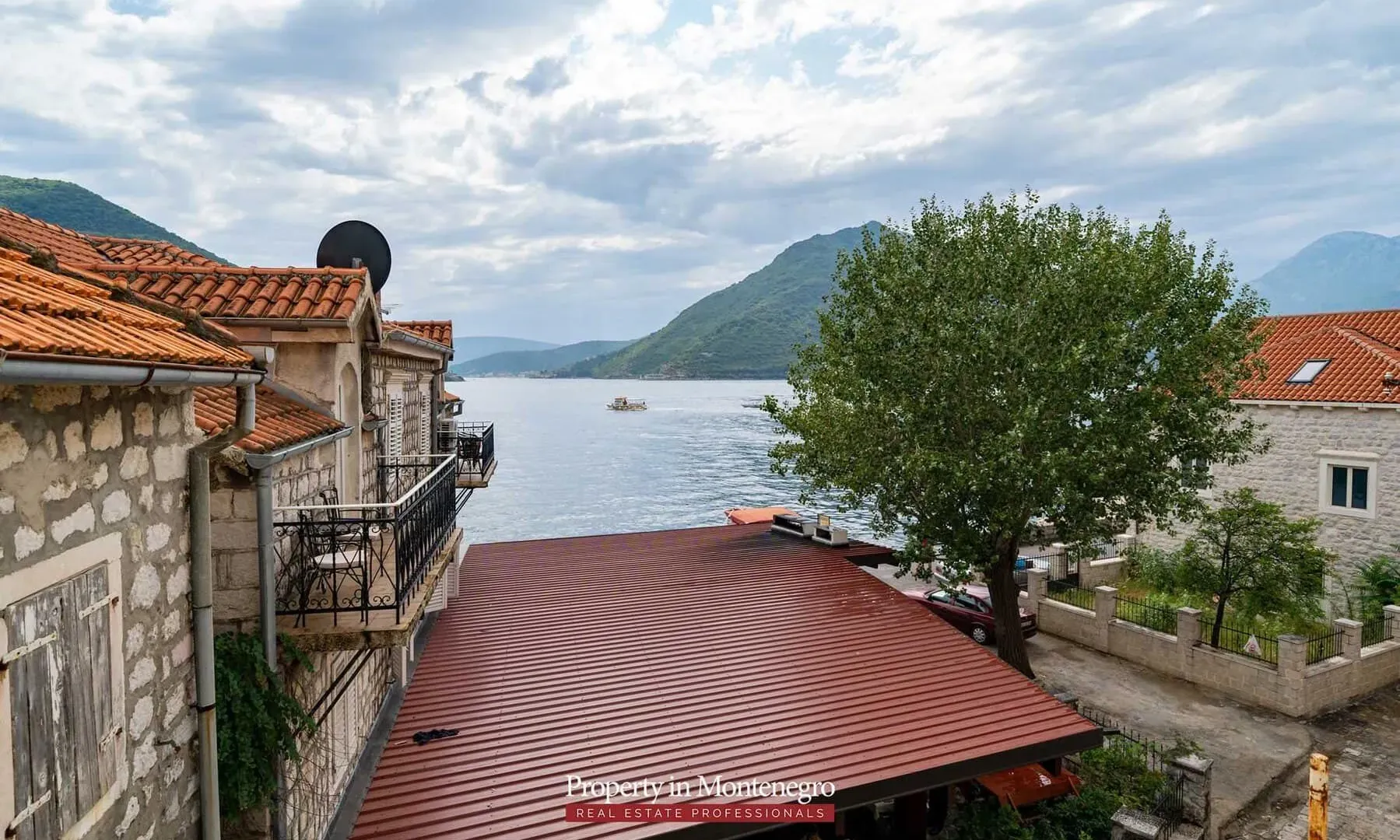 Prodaja, jednosoban stan, 42m², Perast, Kotor