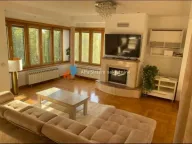 Izdavanje, četvorosoban stan, 250m², Savski Venac, Beograd - image 17