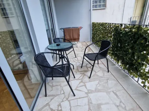 Rent, one bedroom apartment, 43m², Dobrota, Kotor - image 8