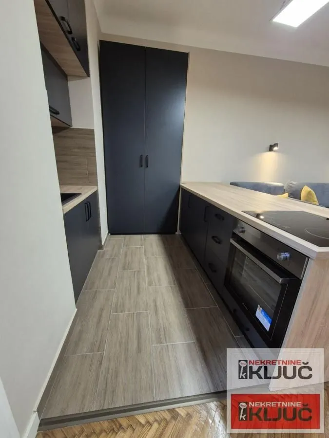 Prodaja, jednosoban stan, 32m², Centar, Novi Sad