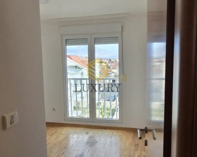 Prodaja, dvosoban stan, 56m², Stari Aerodrom, Podgorica