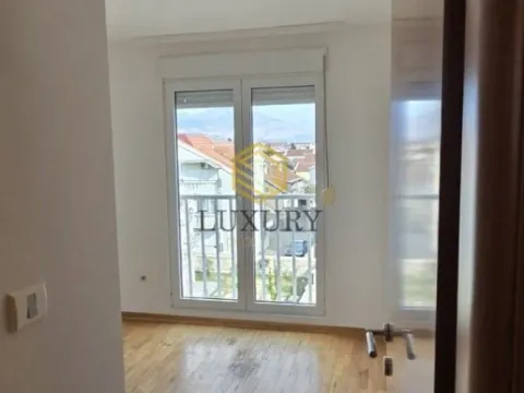 Prodaja, dvosoban stan, 56m², Stari Aerodrom, Podgorica - image 3